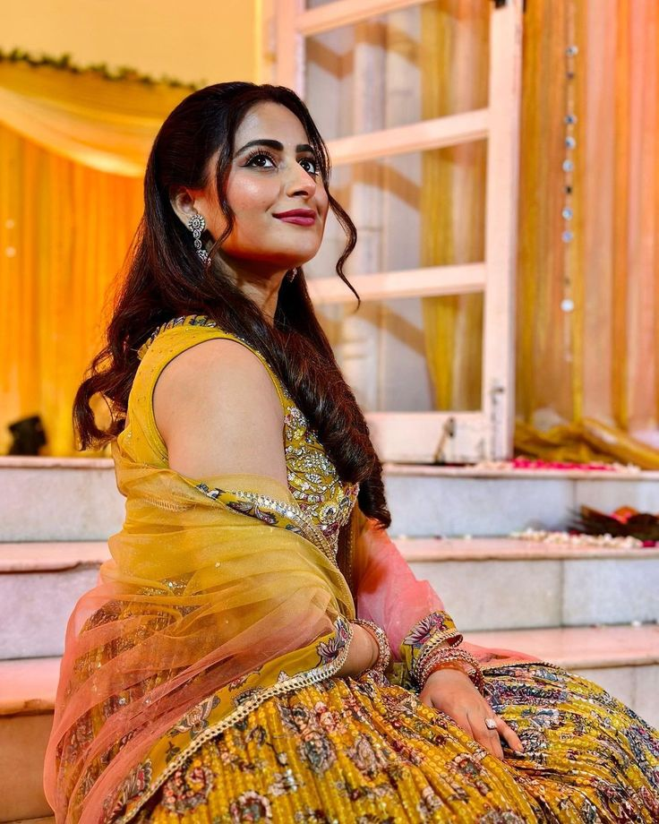 Aishwarya Sharma Biography, Career, Husband, TV Shows and Latest News 2025.